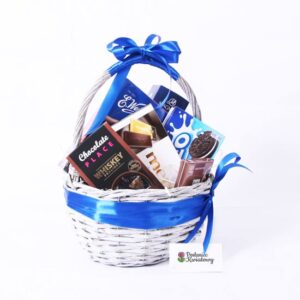 Kosz upominkowy słodki IV